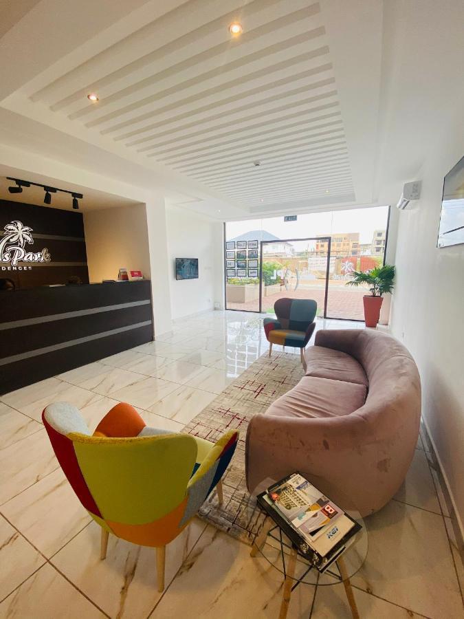 إيست ليغون Oasis Park Residence المظهر الخارجي الصورة