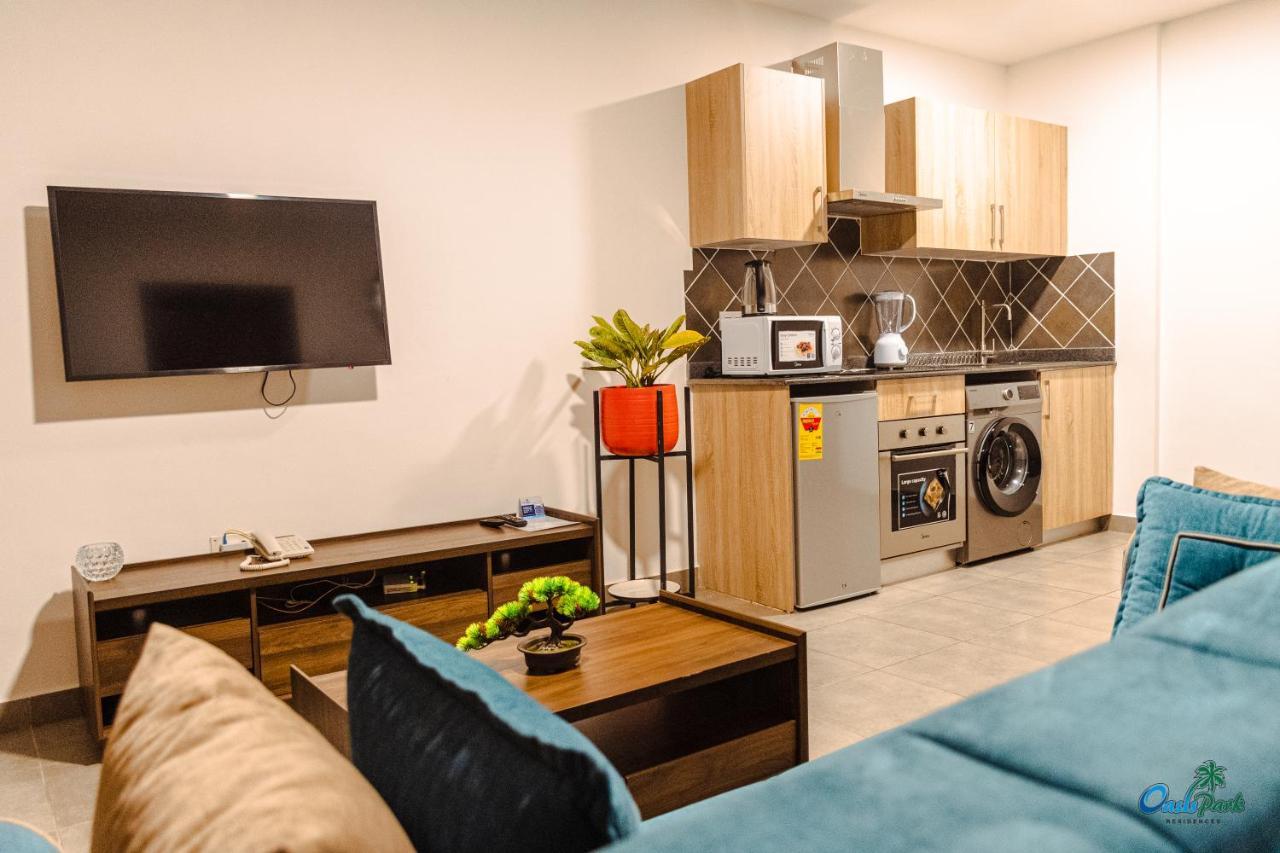 إيست ليغون Oasis Park Residence المظهر الخارجي الصورة